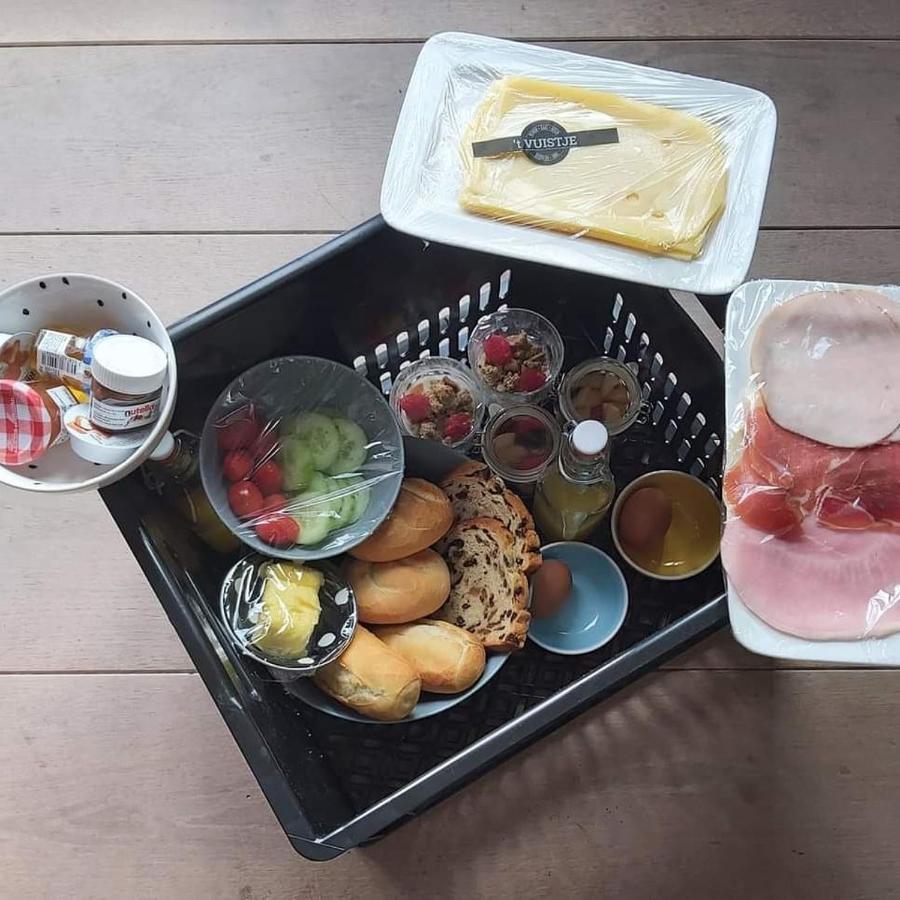 Bed&Breakfast Tussen De Poorten 캠펜 외부 사진